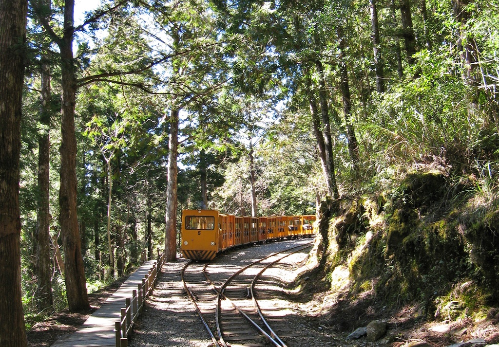 太平山森旅．五星泡湯輕奢假期2日｜國內團體旅遊推薦｜長汎假期｜長榮航空直營